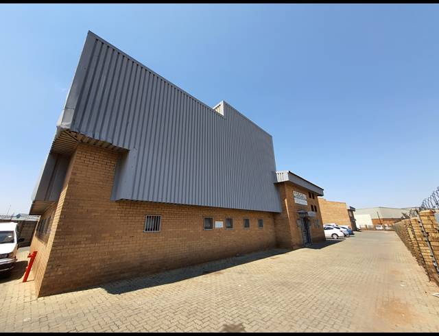 240M² WAREHOUSE TO LET IN DRIEHOEK